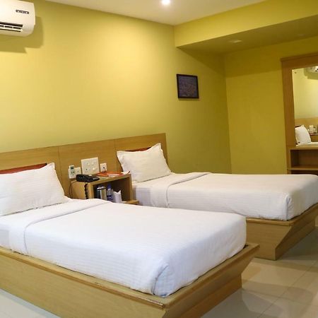 Hotel Rainbow Suites Kannur Exterior foto